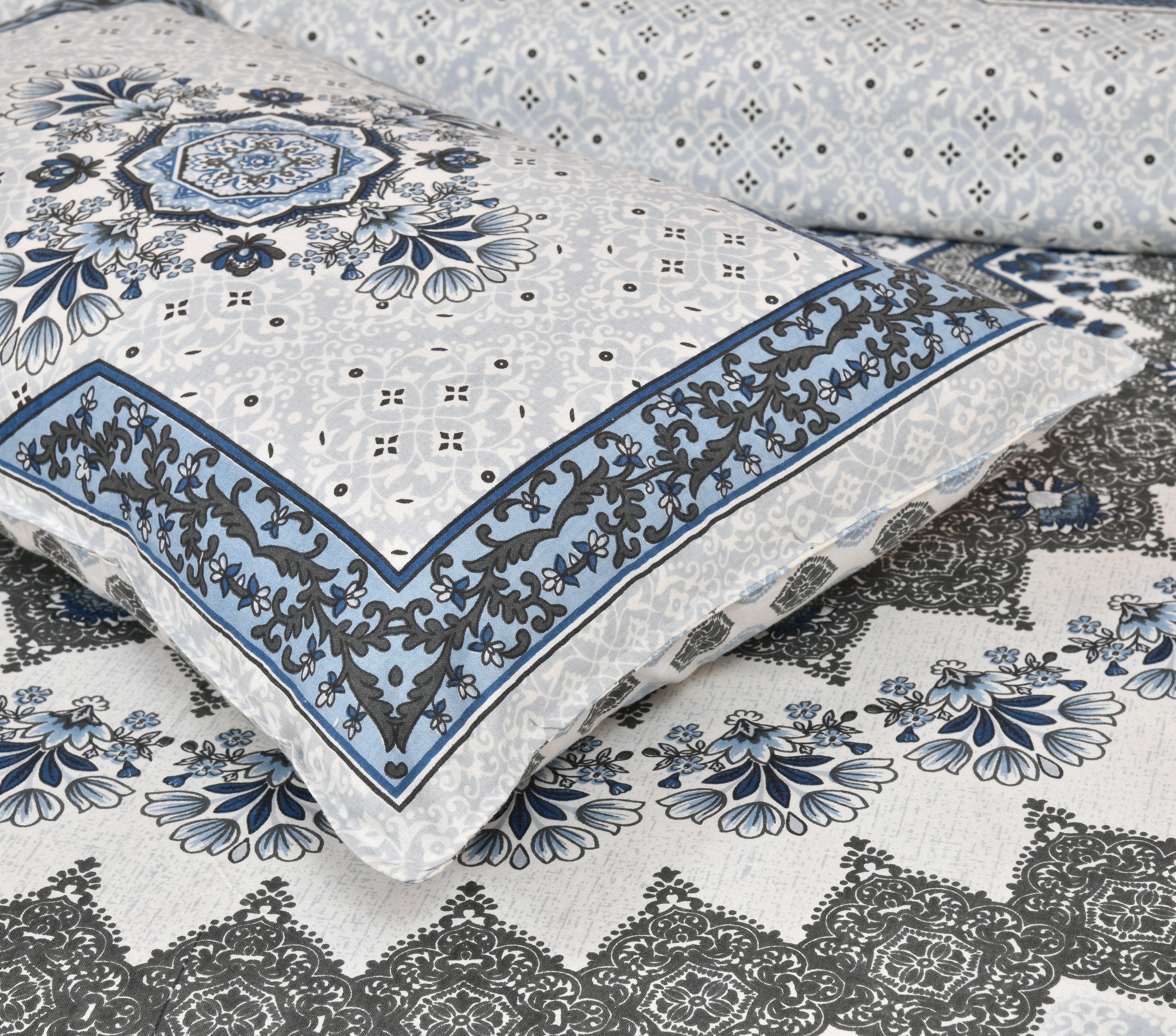 Rajvastra Kaleen Classic Sky Blue Bedsheet Set 100 x 108